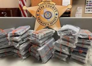 Мужчина купил на аукционе авто, полное кокаина