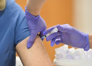 МОЗ напомнил возможные побочные эффекты вакцин