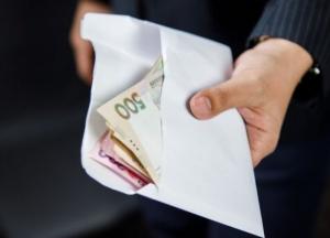 Оклады школьных медиков планируют повысить на 50%