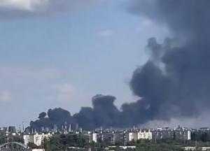 Новий шедевр від творців "бавовни": у РФ вибухи і дим, але кажуть, що це "планове скидання нафтопродуктів" (відео)