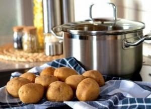 Названа ошибка при варке картофеля, которую допускают все