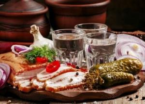 Названы продукты, которые плохо сочетаются с алкоголем