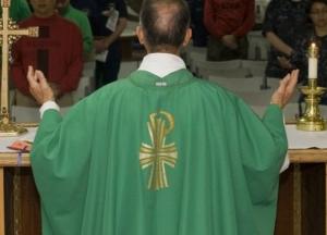 НАСА наняло команду священников для подготовки людей к контакту с инопланетянами