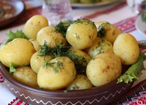 Медики объяснили, кому опасен картофель