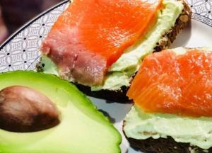 Диетологи назвали продукты, замедляющие старение после 50 лет