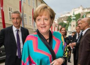 Меркель выгуляла на публике наряд, который купила 23 года назад (фото)