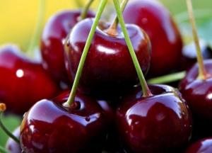 Врачи рассказали, кому нельзя есть черешню