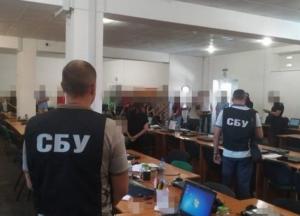 Похищали деньги с карт. СБУ разоблачила группировку мошенников (фото)