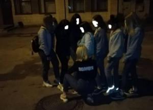 В Бердичеве толпа подростков избила девочку и ее мать