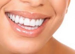 Названы витамины для сохранения здоровья зубов