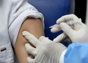 Ученые рассказали, может ли COVID-вакцина изменить ДНК человека