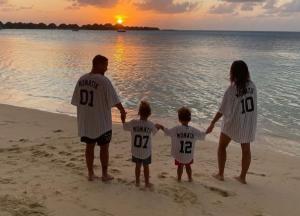 MONATIK впервые показал сына (фото)