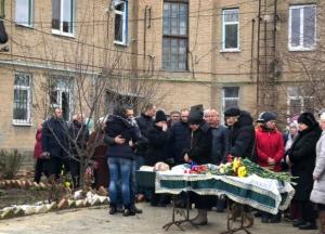 На Донбассе прощаются с волонтером, убитым из-за украинского языка