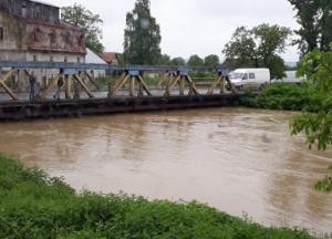 Появились ужасающие кадры потопа на западе Украины (фото)