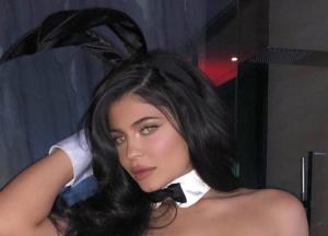 22-летняя миллионерша показала роскошную фигуру в наряде зайчика Playboy (фото)