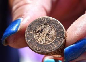 В Болгарии нашли могилу с необычным перстнем