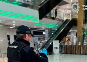 У Києві в ТРЦ Gulliver чоловік впав з п'ятого поверху і загинув (фото)