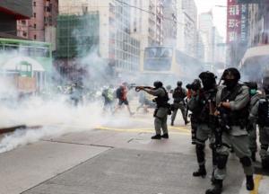 Полиция Гонконга разогнала протест слезоточивым газом