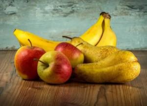 Врачи рассказали, кому нельзя есть фрукты натощак