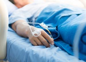 Тяжелобольных бесплатно будут лечить препаратами без регистрации