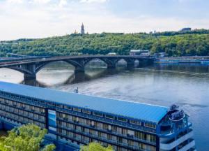 Фонд гарантирования вкладов продал крупнейший в Украине плавучий отель