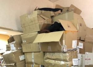 В Киеве налоговая изъяла одежды мировых брендов почти на 18 миллионов