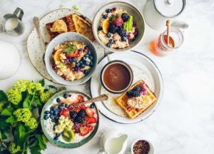 Диетологи назвали завтрак, который поможет избавиться от сонливости