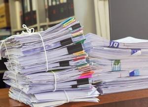 Украина с 1 октября откажется от бумажного документообмена