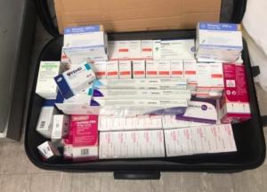 В "Борисполе" разоблачили иностранца с контрабандными лекарствами на более чем 800 тыс. гривен