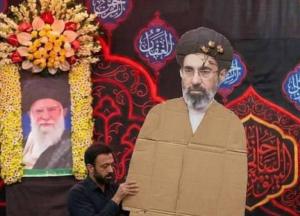 Хаменеї-молодшому, який оголосив джихад, відірвало ноги після авіаудару Ізраїлю, - The Sun