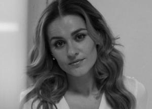 Звезда "Квартала 95" поделилась чувственным снимком в постели (фото)