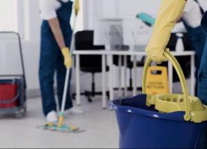 В Днепре уборку коммунальных предприятий производят фигуранты криминальных производств