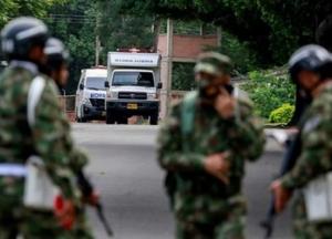 В Колумбии при взрывах на военной базе пострадали десятки людей 