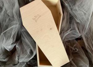 В Москве открылся магазин с гробами для котов 