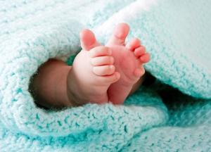 Бросила умирать в шкафу: под Винницей мать жестоко расправилась с новорожденным