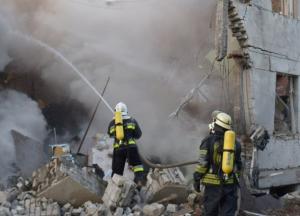 Обстрел общежития в Одессе: умер ребенок, а девушка, которая готовилась к свадьбе, в больнице (видео)