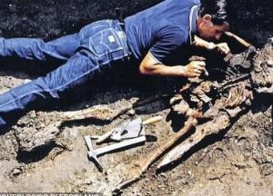Археологи обнаружили скелет солдата, которому 2 тыс. лет (фото)