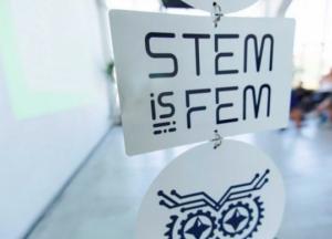 Школьники из Днепра разработали "умную" маску, которая обнаруживает ОРВИ и COVID-19