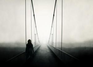 Всем было наплевать: в Запорожье девушка прыгнула с моста в Днепр