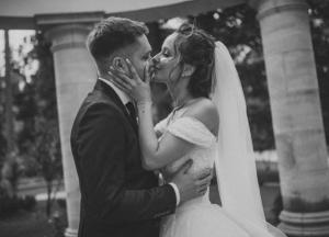 "Жизнь разделилась на до и после": сестра Лободы показала фото со свадьбы в Киеве