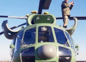 На Киевщине военный вертолет совершил вынужденную посадку
