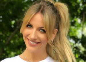 Леся Никитюк показала необычный снимок на горе арбузов (фото)