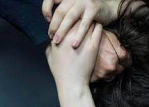 В Киеве несовершеннолетние девочки избили школьницу