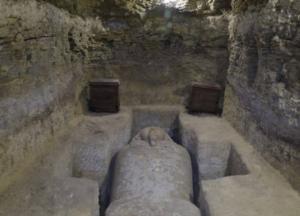 В Египте нашли 16 гробниц времен фараонов (фото)