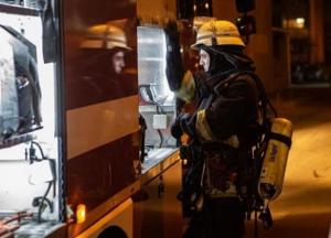 В Киеве в горящей квартире обнаружили тело с ножевыми ранениями