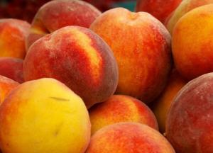 Категорически нет: врачи рассказали, кому вредны персики