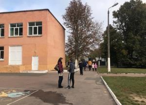 Из-за распыления газа в Чернигове эвакуировали школу (видео, фото)