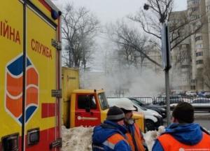 На Шулявке в Киеве прорвало теплотрассу. Вода затопила переход (фото)