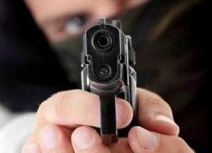 В Харькове мужчина устроил стрельбу, ранен один человек