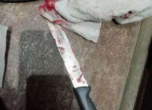 В Киеве девушка во время ссоры вонзила нож в парня (фото)